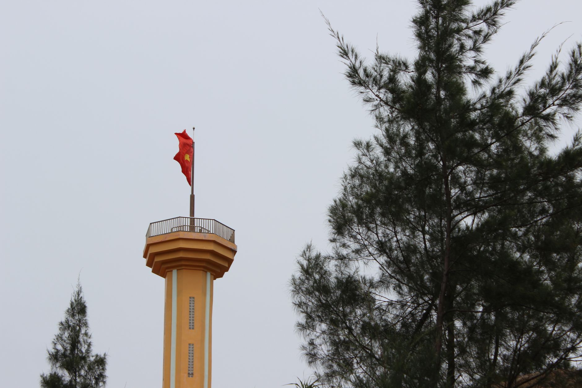 Cột cờ Lũng Cú