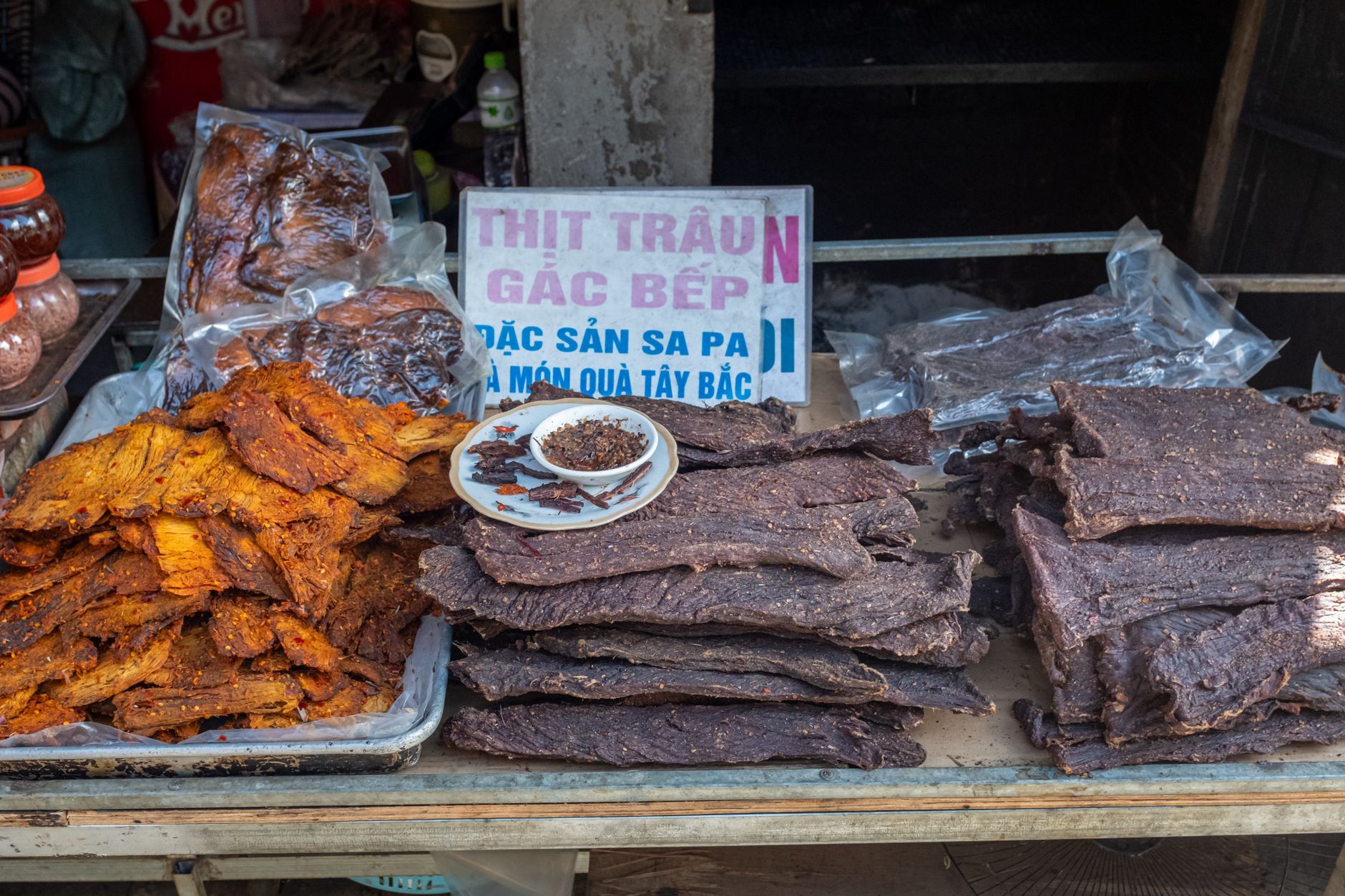 Thịt trâu gác bếp